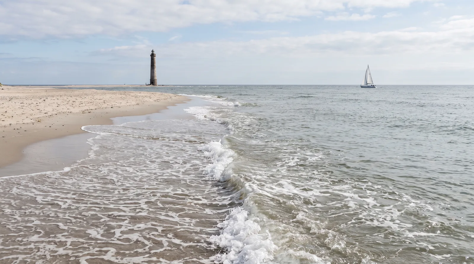 Segelyacht unter Segeln vor der Nordspitze Dänemarks bei Skagen