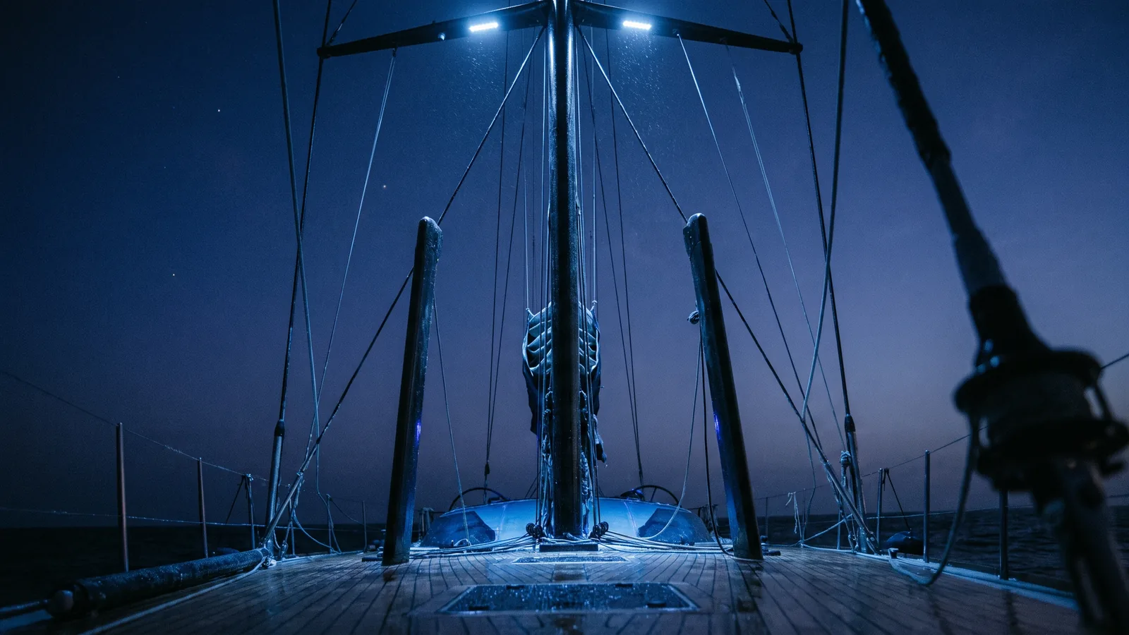 The rig of a racing yacht photographed upwards from the deck